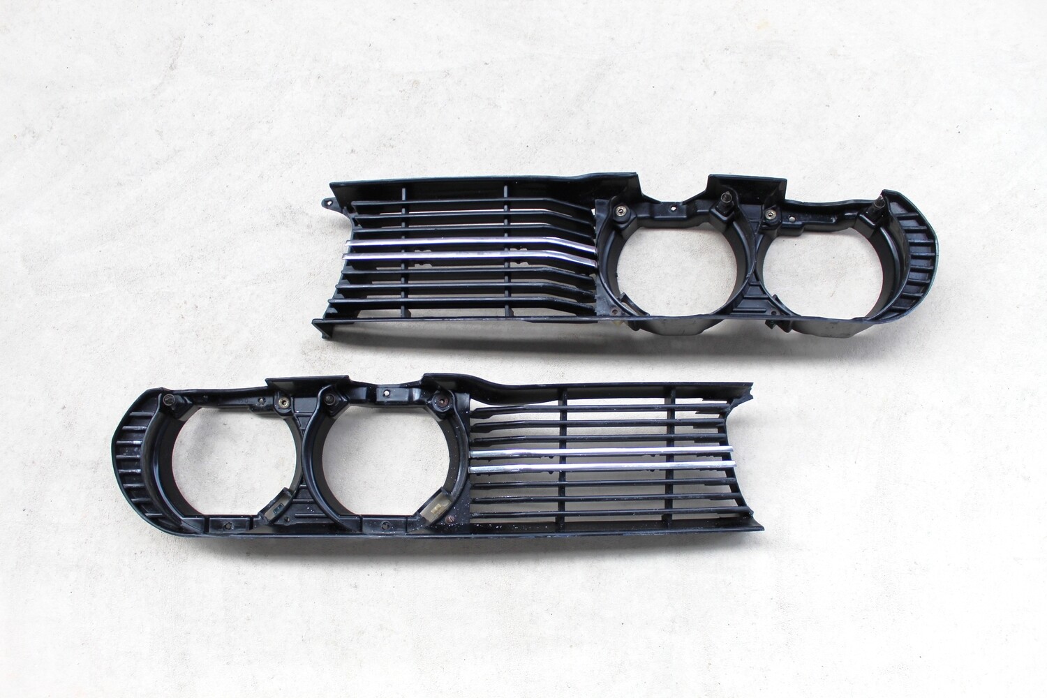 Alfetta 2000 GTV Front Grille Sections, Pair