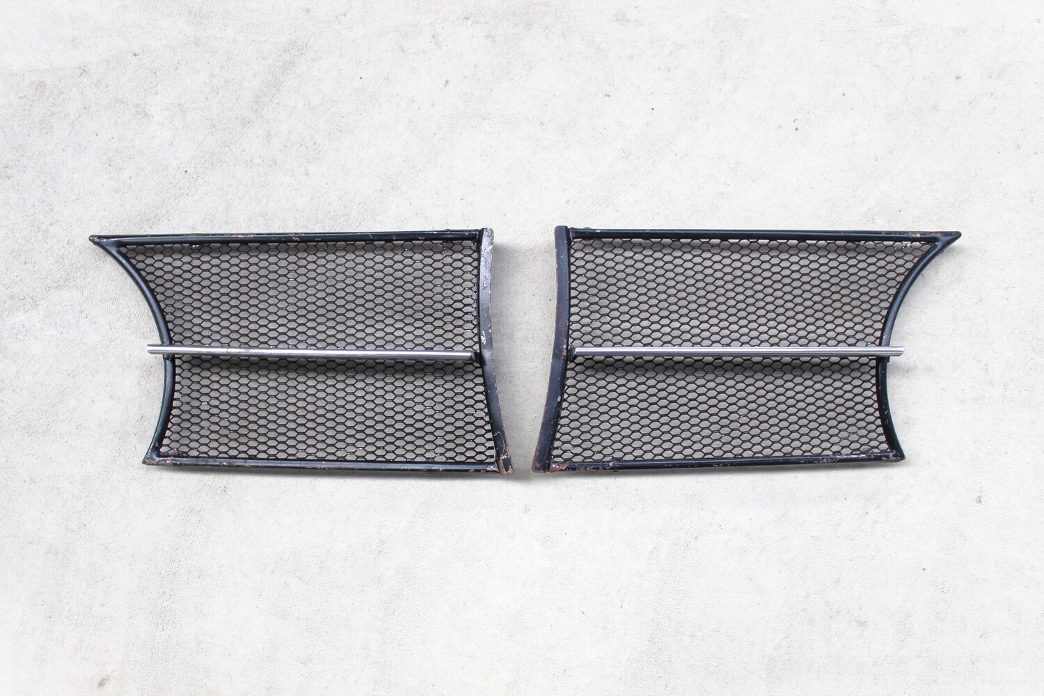 1300 GTJ Step Front Pair Of Mesh Grille Sections