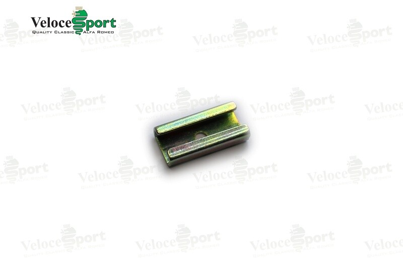 GT/GTV Hinge Clip For Rear Side Window