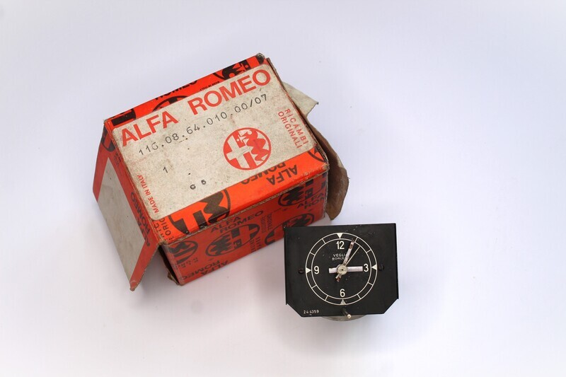 Alfetta 1.8 Saloon 1st Series Clock, New Old Stock