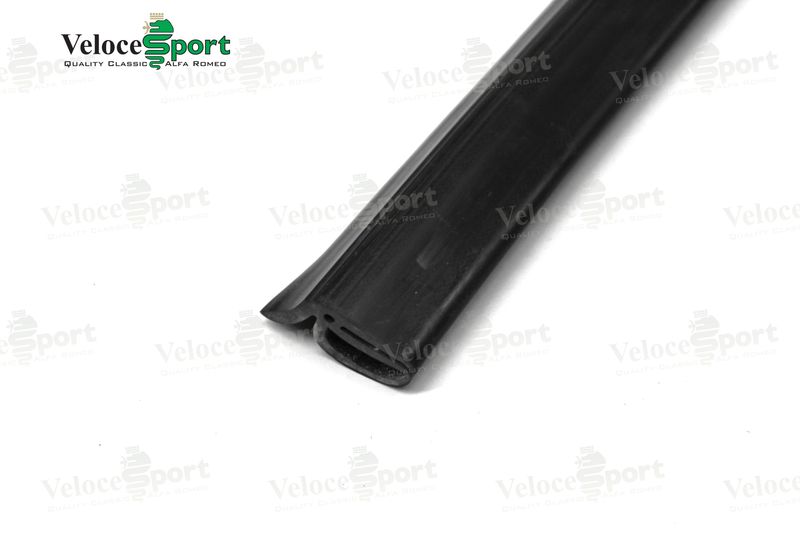 Spider Soft Top Front Seal 1966-69