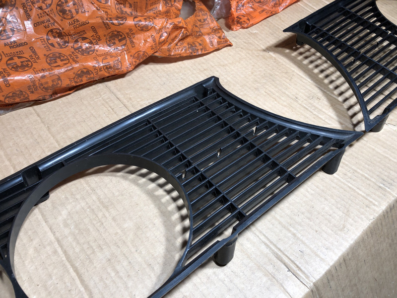 2000 Berlina Pair Of Front Grilles New Old Stock