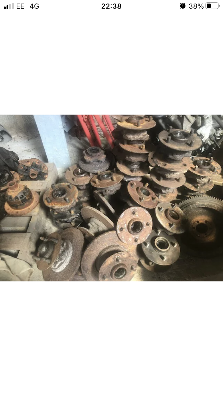 Pair Genuine Ford Cast Capri / RS Front Wheel Hubs Pair Genuine Ford Cast Capri / RS Front Wheel Hubs