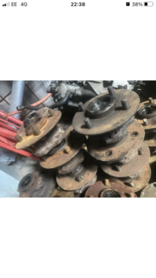Pair Genuine Ford Cast Capri / RS Front Wheel Hubs 00994