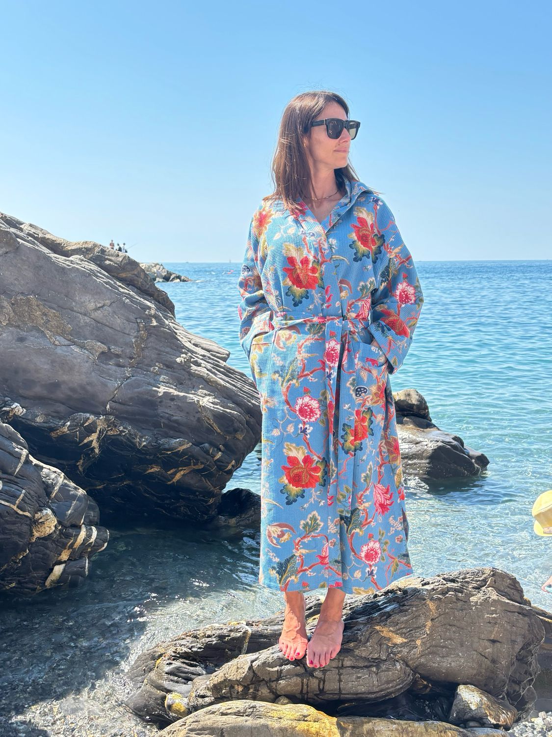 Accappatoio fiori azzurro con cappuccio