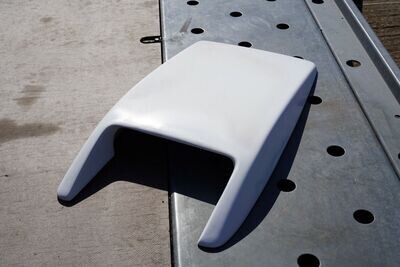 Porsche 924 Carrera GT bonnet scoop