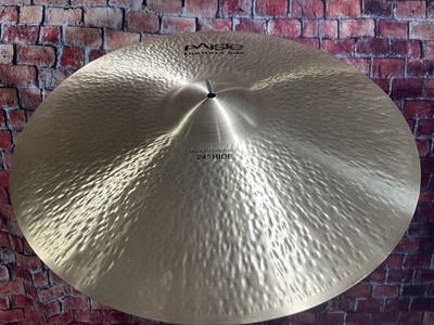 24 FORMULA 602 MODERN ESSENTIALS RIDE