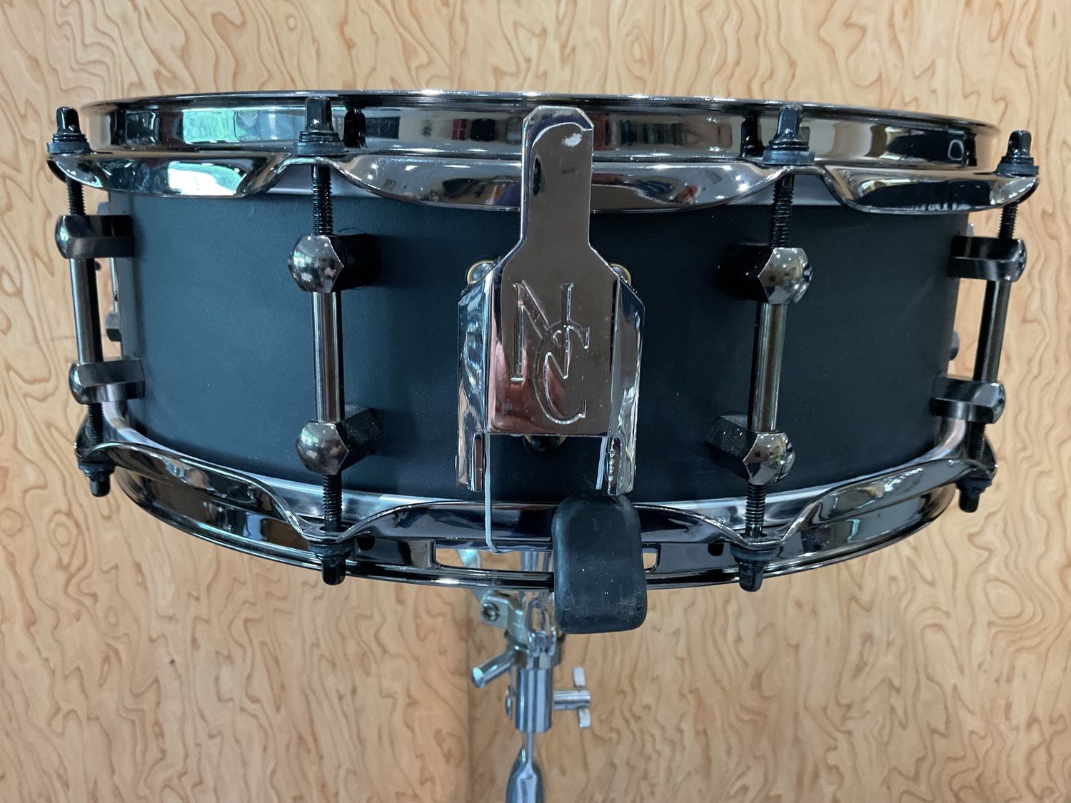 ALLOY CLASSIC 4.75X14 - BLACK BLACK HARDWARE, FLANGED BLACK HOOPS
