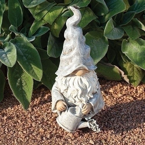 GNOME W/WATERING CAN