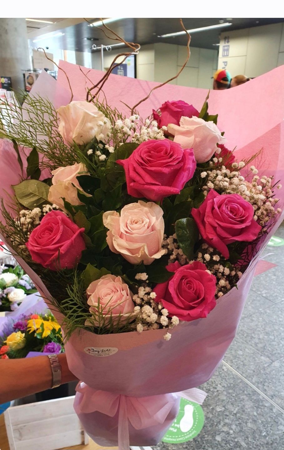 Bouquet of a Dozen Roses