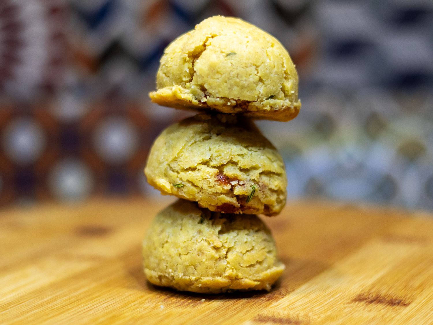 Corn meal cookies filled with guava