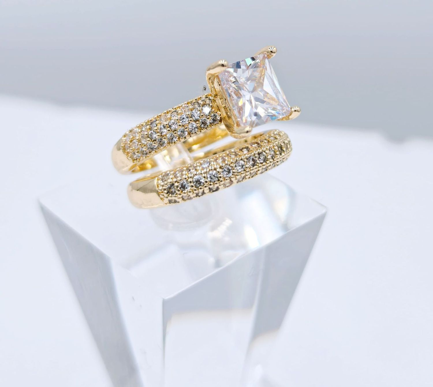 Anillo Cristina