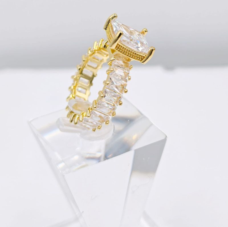 Anillo Charlotte