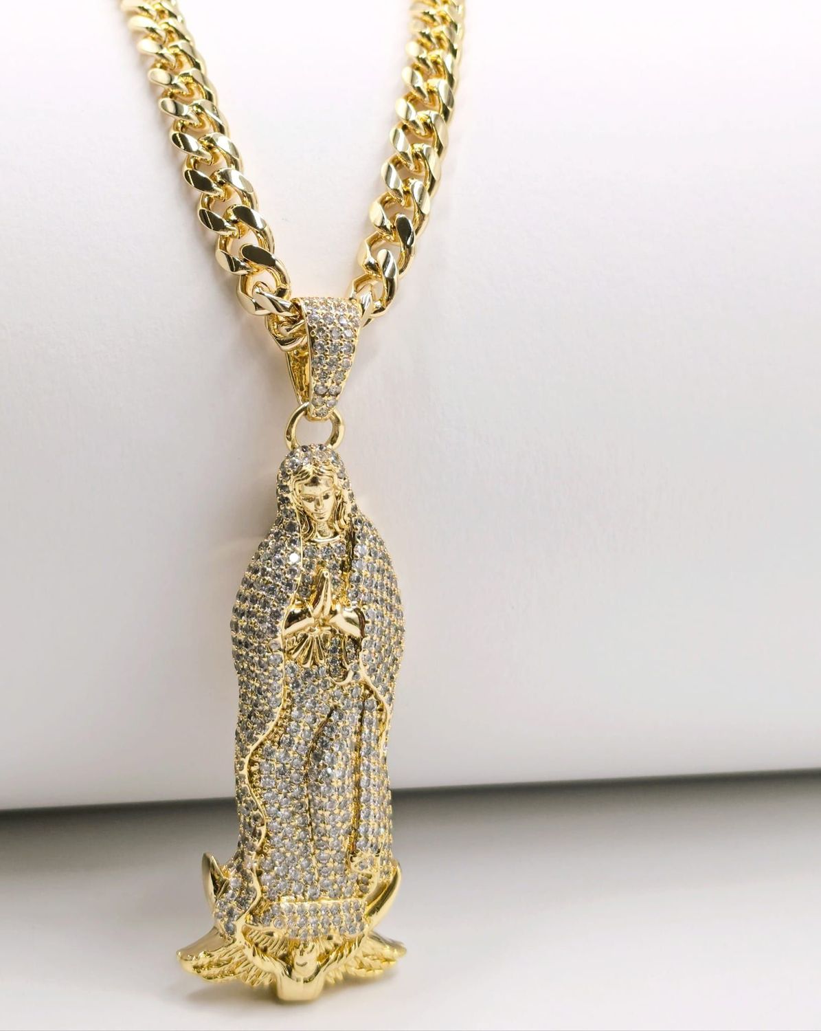 Cadena virgen