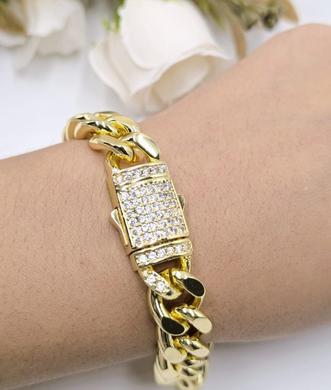 Pulsera M