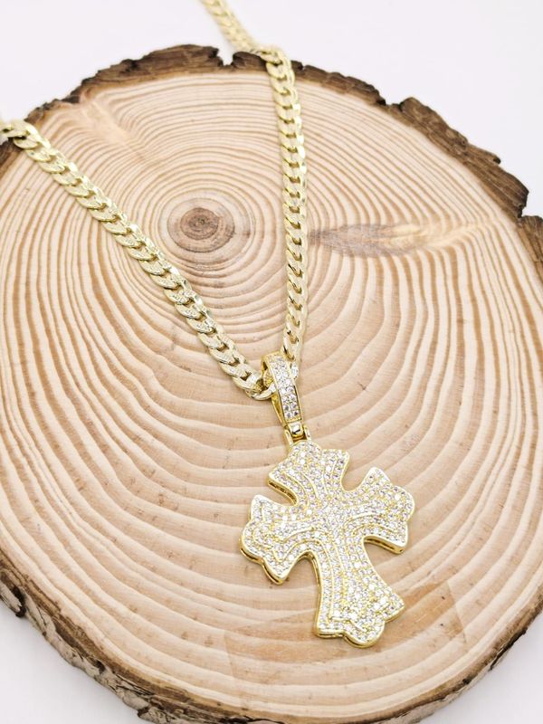 Cadena con dije de cruz