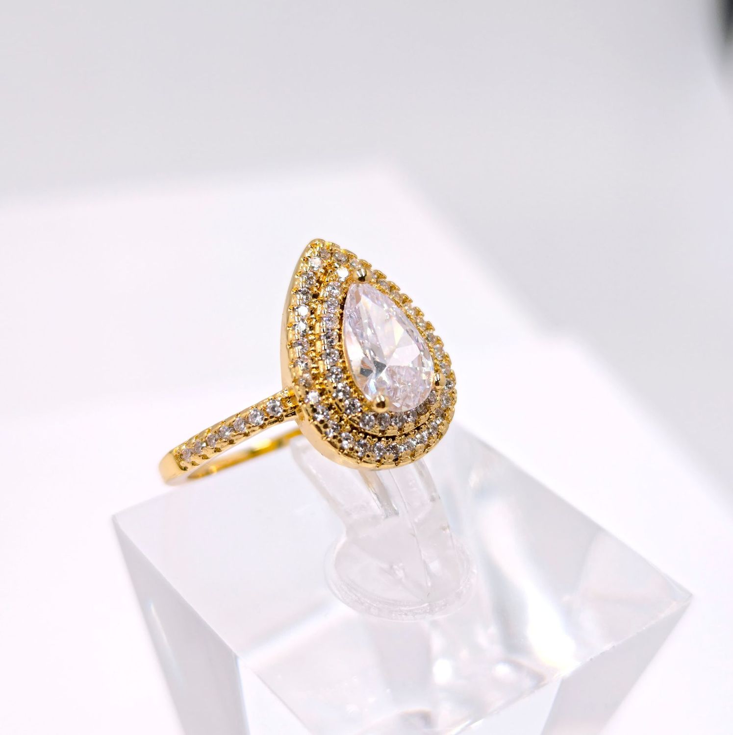 Anillo de gota 18k