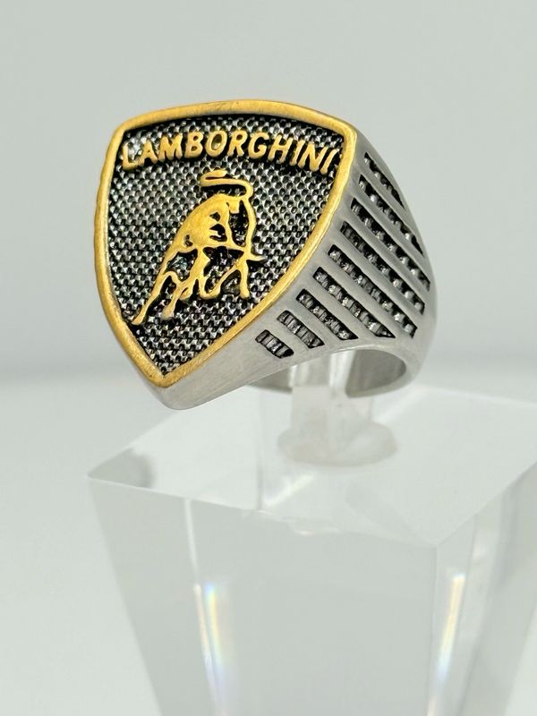 Anillo M.