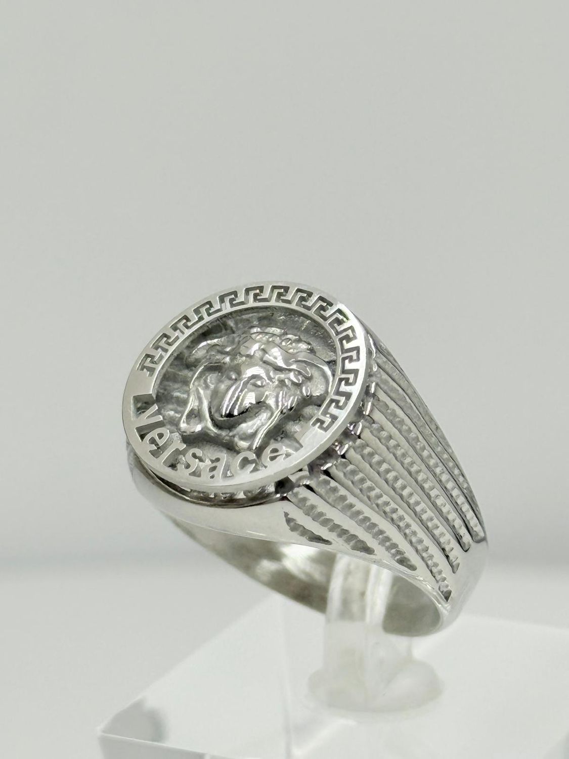 Anillo acero