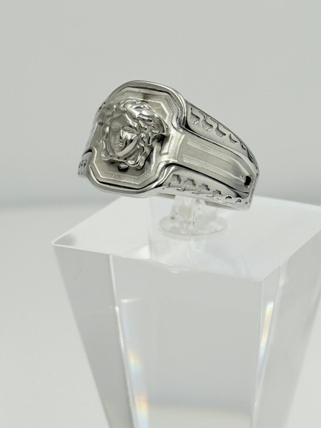 Anillo acero