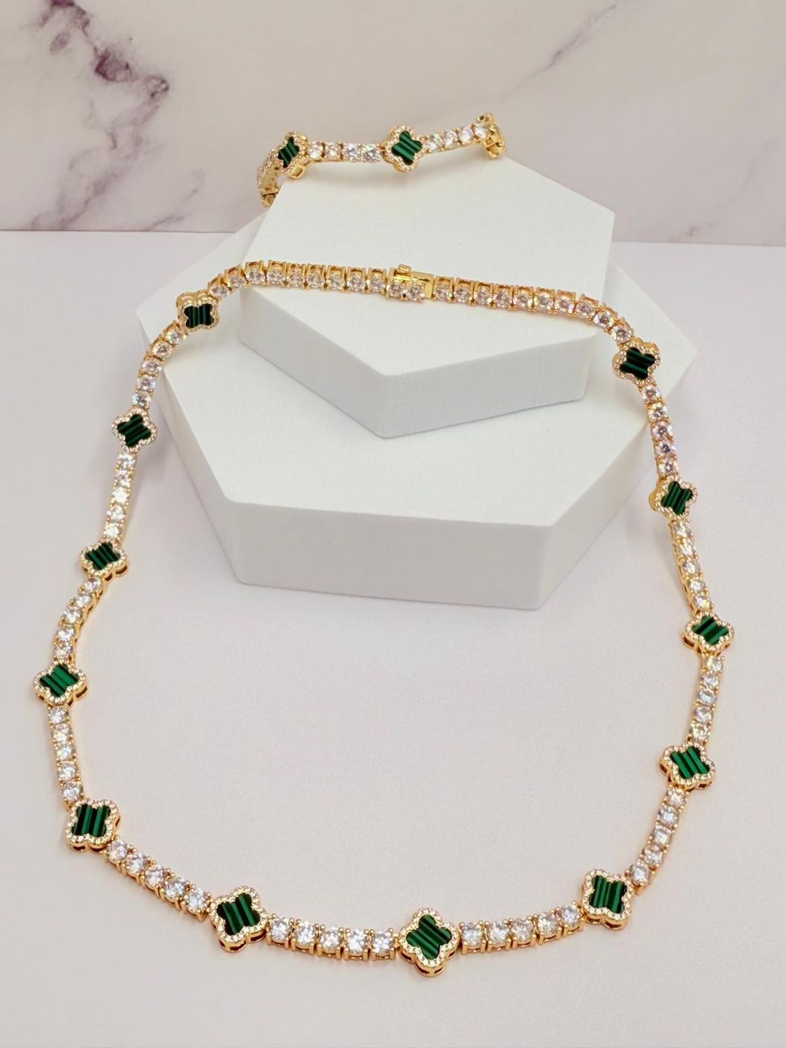 Cadena y pulsera trébol verde