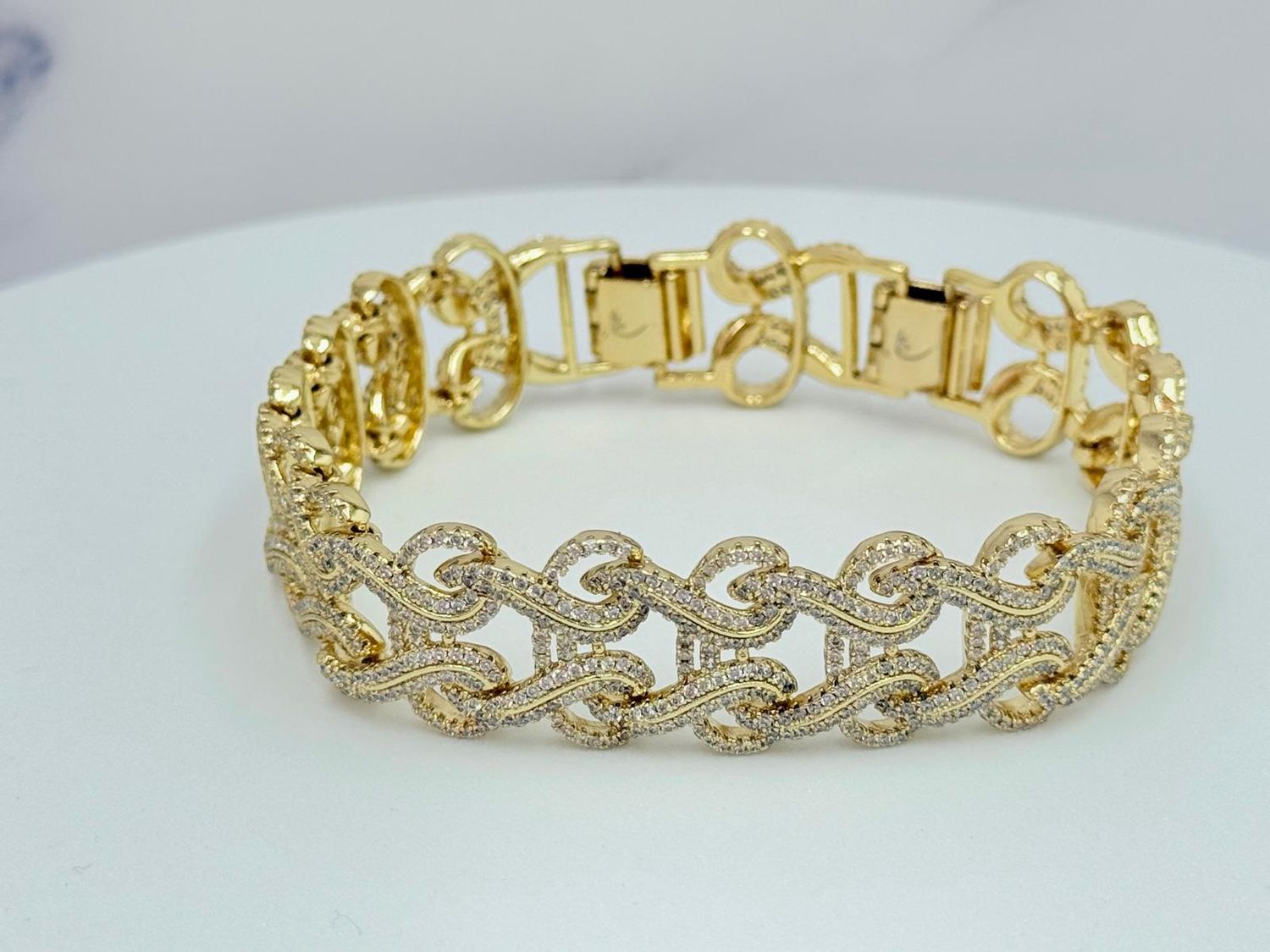 Pulsera rígida