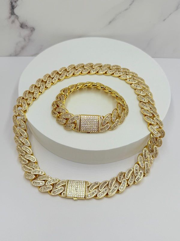 Cadena y pulsera