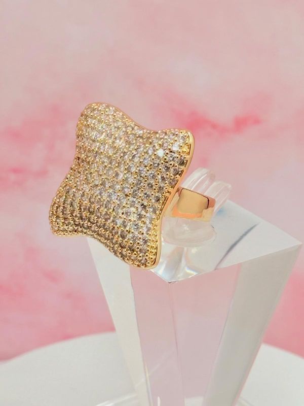 Anillo laminado en forma de estrella