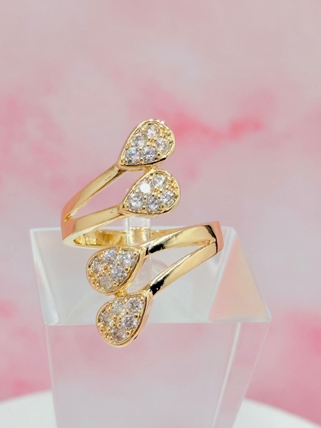 Anillo laminado con forma de gota