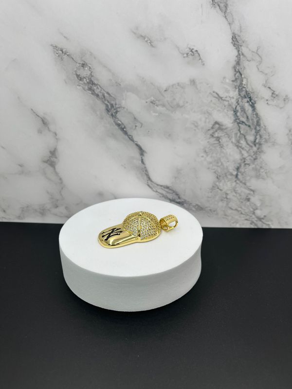 Dije laminado de "Gorra"