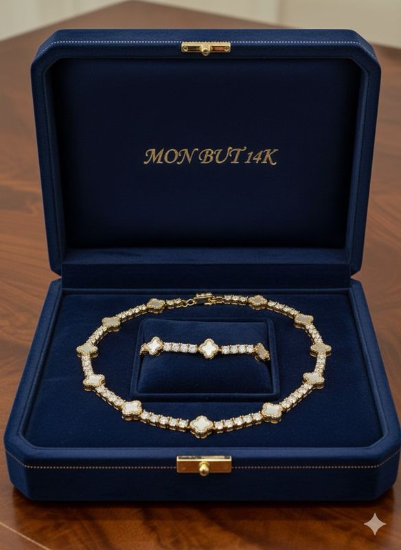 Cadena y pulsera trébol blanco