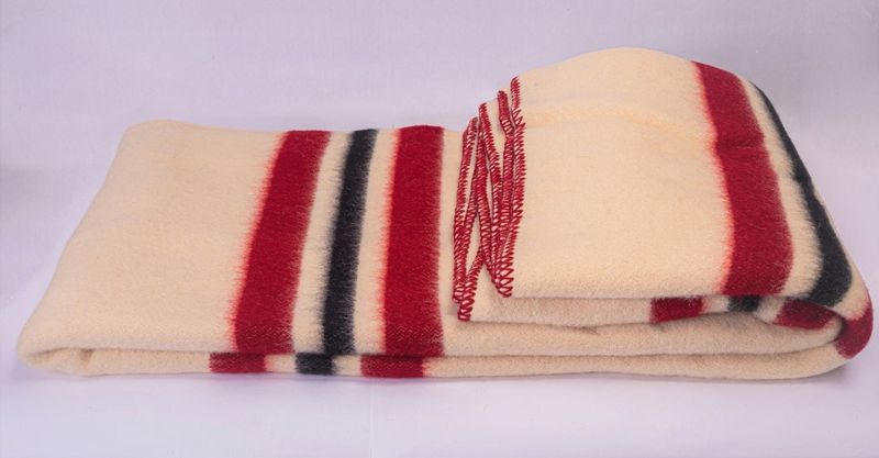 Naturweiß-rot-schwarze Streifen Naturweiß-rot-schwarze Streifen