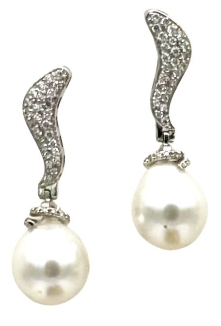18 KT GOLD EARRING BKT 0,40 DIAMONDS AND AUSTRALIAN SOUTH SEA PEARLS