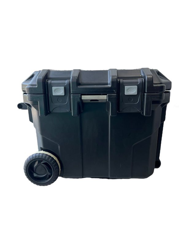Hielera 45 lt con llantas