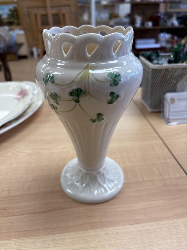 Porcelain. Ireland. Belleek. Shamrock Footed Vase w/Pierced Rim. 7.5&quot;H [6th Mark/3rd Green: 1965-1980]