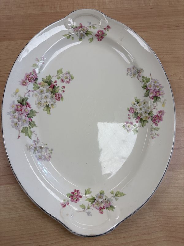 Ceramic. USA. Taylor Smith. Platter. Off-white w/Pink &amp; White Flowers. 13.25&quot;W x 9.5&quot;L