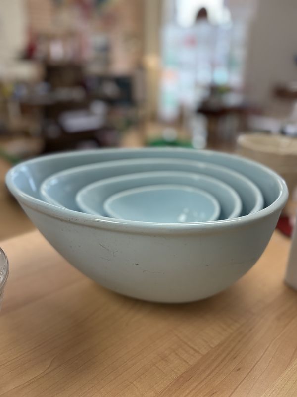 Ceramic. USA. Nigella Lawson. Mixing Bowls. Robin&#39;s Egg Blue (Set of 4)