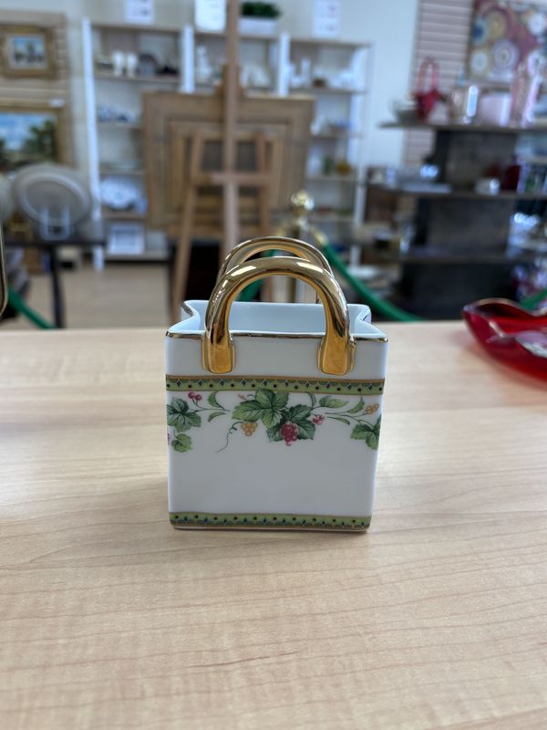 Ceramic. Shopping Bag w/Hand-painted Grapes, Leaves, &amp; Gold Trim. 4H&#39;&#39;x3L&#39;&#39;