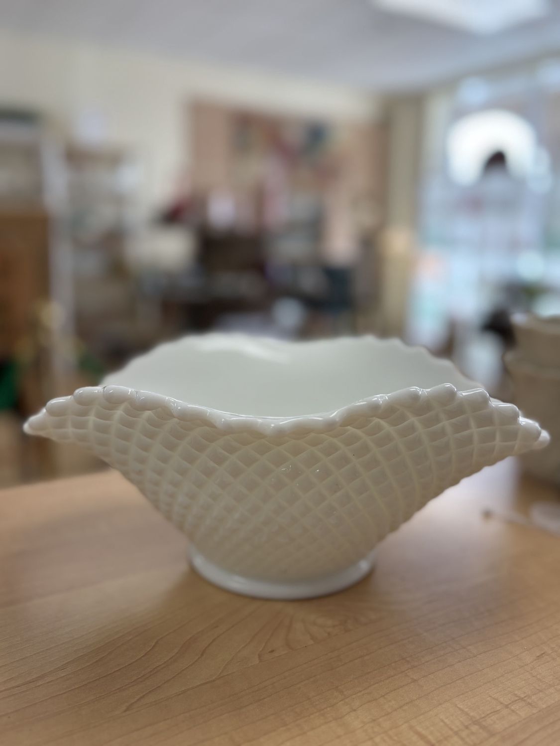 Glass. USA. Westmoreland. Milk Glass. Serving Bowl. White. English Hobnail. 11.5&#39;&#39;L