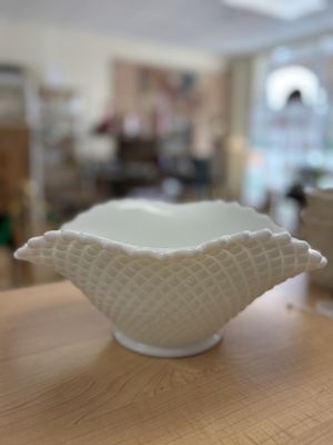 Glass. USA. Westmoreland. Serving Bowl. White Milk Glass. English Hobnail. 11.5''L