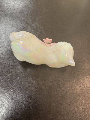 Figurine. USA. Fenton. Glass Pouncing Cat. Opalescent w/Pink Ribbon &amp; Ceramic Rose. 4"L