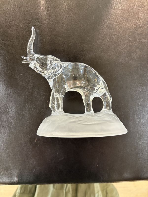 Figurine. France. D&#39;Arques. Crystal. Clear &amp; Frosted Elephant. 6&quot;L