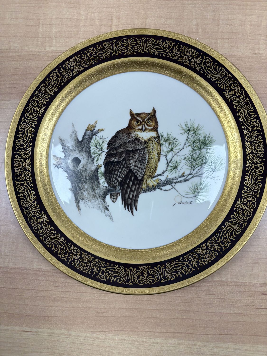 Porcelain. USA. Pickard China. Decorative Plate. &quot;Great Horned Owl&quot; by James Lockheart. 11&quot;W