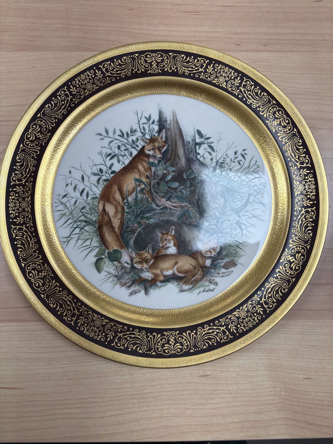 Porcelain. USA. Pickard China. Decorative Plate. &quot;Red Fox&quot; by James Lockheart. 1979. 11&quot;W