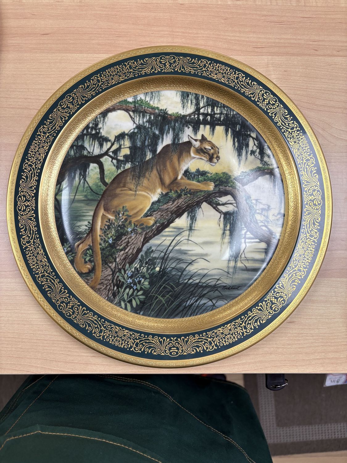 Porcelain. USA. Pickard China. Decorative Plate. &quot;American Panther&quot; by James Lockheart. 1978. 13&quot;W