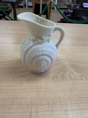 Porcelain. Ireland. Belleek. Luster Pearl Yellow. Snail Pattern. Creamer.  4"H  [6th Mark/Green: 1965-1980]