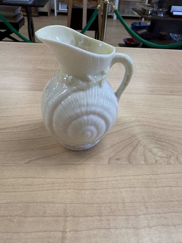 Porcelain. Ireland. Belleek. Luster Pearl Yellow. Snail Pattern. Creamer.  4&quot;H  [6th Mark/Green: 1965-1980]