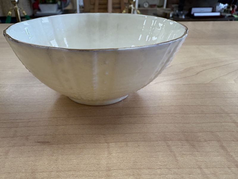 Porcelain. Ireland. Belleek. Neptune Bowl. Gold Rim.  4&quot;H [13th Mark/Brown: 2008-2010]