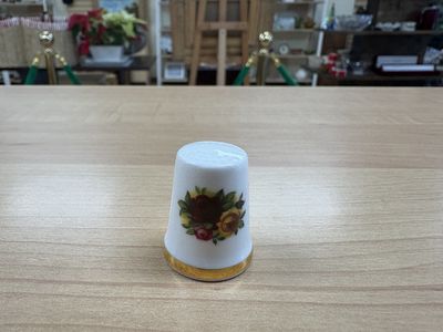 Porcelain. England. Royal Albert. Old Country Roses Thimble.  1"H