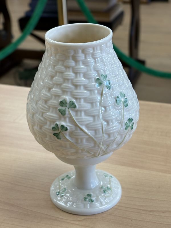 Porcelain. Ireland. Belleek. 2-Piece Eggshell Shamrock Basketweave Fairy Lamp. 7&quot;H [7th Stamp/Gold: 1980-1992]